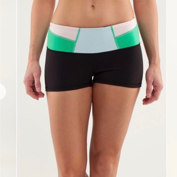 Lululemon boogie short - reversible hot yoga short - Picture 1 of 8